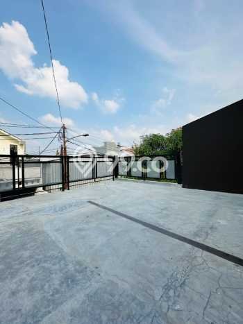 Rumah Strategis Modern Lb 136m2 di Ciputat Timur, Tangerang Selatan Rumah Strategis Modern Lb 136m2 di Ciputat Timur, Tangerang Selatan