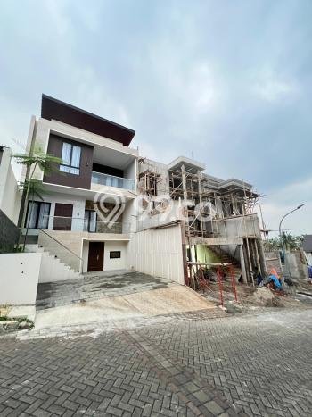 Siap Huni Rumah Mewah 5 Kamar di Jagakarsa Dekat ke Mana Pun Siap Huni Rumah Mewah 5 Kamar di Jagakarsa Dekat ke Mana Pun
