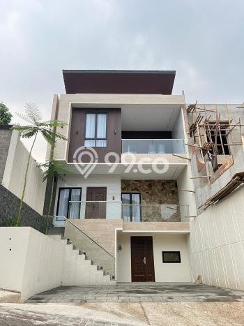 Siap Huni Rumah Mewah 5 Kamar di Jagakarsa Dekat ke Mana Pun Siap Huni Rumah Mewah 5 Kamar di Jagakarsa Dekat ke Mana Pun