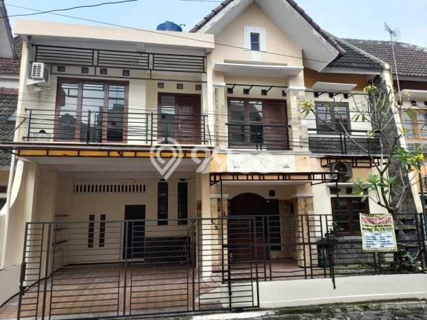 Hunian Cantik Modern Lb 200m2 di Mlati, Sleman Hunian Cantik Modern Lb 200m2 di Mlati, Sleman