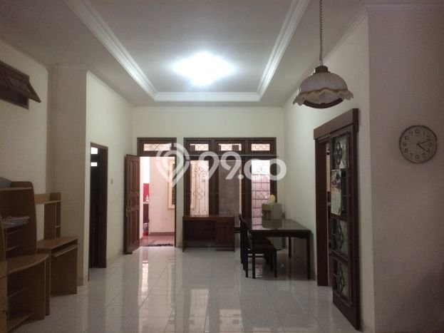 For Sale Rumah 7 Kamar Lokasi Strategis Nyaman dan Strategis di Depok For Sale Rumah 7 Kamar Lokasi Strategis Nyaman dan Strategis di Depok