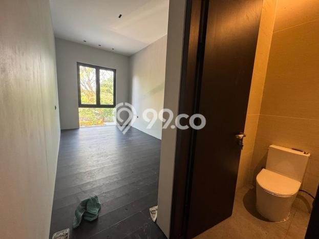 Dijual Rumah Luas Megah Dengan View Eksklusif di Alam Sutera, Tangerang Dijual Rumah Luas Megah Dengan View Eksklusif di Alam Sutera, Tangerang