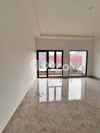 Hunian Mewah LB 250m2 Siap Huni Desain Elegan di BSD Nusaloka, Tangerang Hunian Mewah LB 250m2 Siap Huni Desain Elegan di BSD Nusaloka, Tangerang