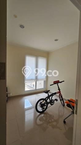 Rumah 2 KT 2 KM Pemandangan Kota di Summarecon Serpong, Tangerang Rumah 2 KT 2 KM Pemandangan Kota di Summarecon Serpong, Tangerang