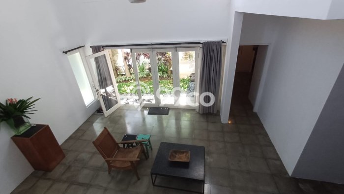 Dijual Rumah Mewah Megah Dengan View Eksklusif di Seminyak, Badung Dijual Rumah Mewah Megah Dengan View Eksklusif di Seminyak, Badung