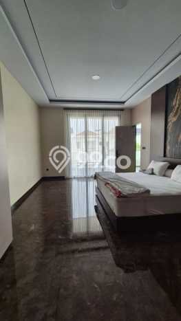 Siap Huni Rumah Mewah 5 Kamar di Kebon Jeruk Dekat ke Mana Saja Siap Huni Rumah Mewah 5 Kamar di Kebon Jeruk Dekat ke Mana Saja