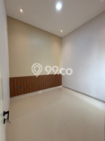 Hot Offer Hunian Premium Ideal dan Luas di Taman Surya, Jakarta Barat Hot Offer Hunian Premium Ideal dan Luas di Taman Surya, Jakarta Barat
