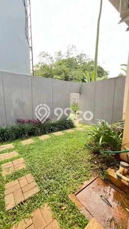 Dijual Rumah Strategis Bagus Punya 2 KT di BSD City Tangerang - Dijual Rumah Strategis Bagus Punya 2 KT di BSD City Tangerang -