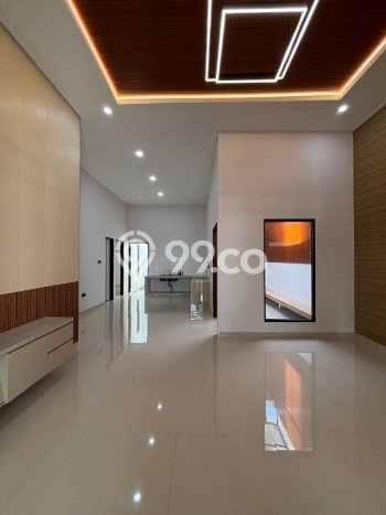 Hot Offer Hunian Premium Ideal dan Luas di Taman Surya, Jakarta Barat Hot Offer Hunian Premium Ideal dan Luas di Taman Surya, Jakarta Barat