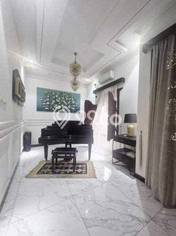 Rumah Mewah LB 350m2 Siap Huni Desain Elegan di Pulogebang, Jakarta Timur Rumah Mewah LB 350m2 Siap Huni Desain Elegan di Pulogebang, Jakarta Timur
