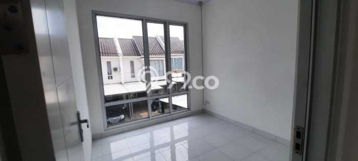 Sewa Rumah Murah di Gading Serpong Tangerang dengan 3 KT Sewa Rumah Murah di Gading Serpong Tangerang dengan 3 KT