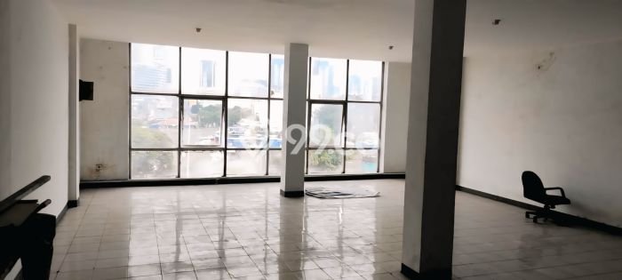 Area Ramai! Ruko Dijual di Tanah Abang untuk Bisnis Luas Bangunan 480m2 Area Ramai! Ruko Dijual di Tanah Abang untuk Bisnis Luas Bangunan 480m2