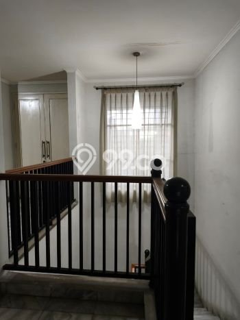 Rumah Mewah LB 298m2 Siap Huni Desain Elegan di Bendungan Hilir, Jakarta Pusat Rumah Mewah LB 298m2 Siap Huni Desain Elegan di Bendungan Hilir, Jakarta Pusat