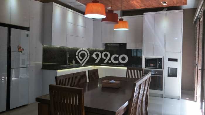 Rumah Mewah LB 400m2 Siap Huni Desain Elegan di Cibubur, Bekasi Rumah Mewah LB 400m2 Siap Huni Desain Elegan di Cibubur, Bekasi