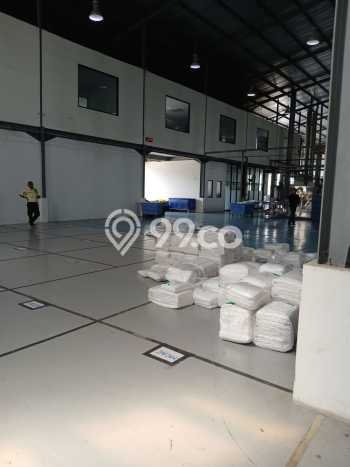 Unit Gudang Disewakan di Narogong di Area Ramai & Strategis Unit Gudang Disewakan di Narogong di Area Ramai & Strategis