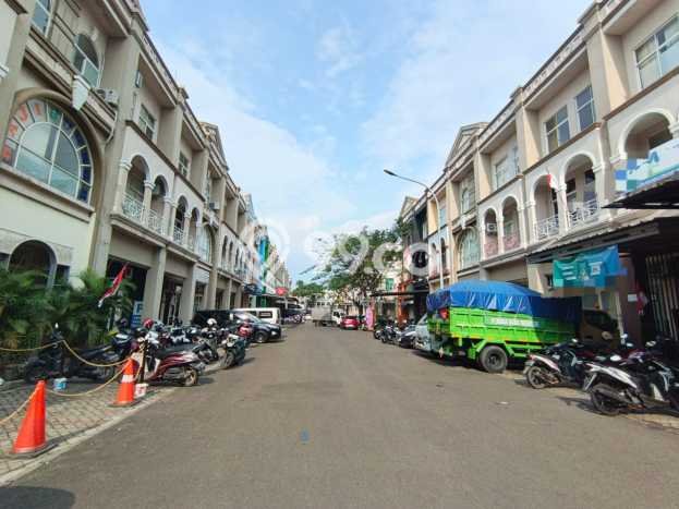 For Rent Ruko di Galaxy, Luas 135m², Area Berkembang For Rent Ruko di Galaxy, Luas 135m², Area Berkembang