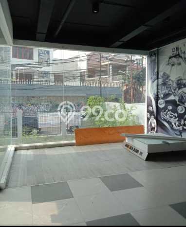 Unit Komersial Paling Strategis di Mampang Prapatan Jakarta Selatan dengan LB 1000m2 Unit Komersial Paling Strategis di Mampang Prapatan Jakarta Selatan dengan LB 1000m2