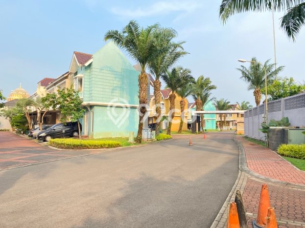 Disewakan! Rumah 3 Kamar Tidur &
2 Kamar Mandi di Gading Serpong, Tangerang Disewakan! Rumah 3 Kamar Tidur &
2 Kamar Mandi di Gading Serpong, Tangerang