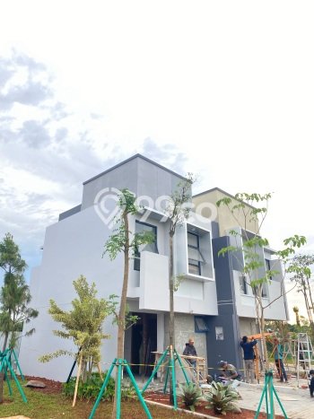 Rumah Luas Asri 3 KT Siap Pakai di BSD City Tangerang Rumah Luas Asri 3 KT Siap Pakai di BSD City Tangerang