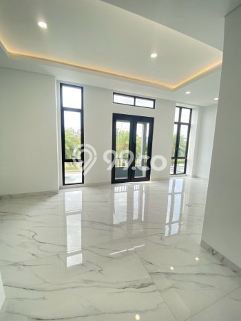 Jual Rumah Mewah Megah Dengan View Cantik di Gading Serpong, Tangerang Jual Rumah Mewah Megah Dengan View Cantik di Gading Serpong, Tangerang
