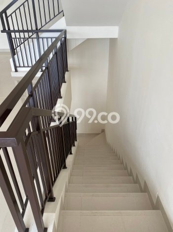 Dijual Ruko Area Komersial Kawasan Cisauk, Luas 359m2m², Jalan Utama Dijual Ruko Area Komersial Kawasan Cisauk, Luas 359m2m², Jalan Utama