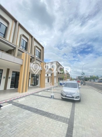 Ruko Disewa di Tangerang dengan LB 176m2 Area Komersial Ramai Ruko Disewa di Tangerang dengan LB 176m2 Area Komersial Ramai