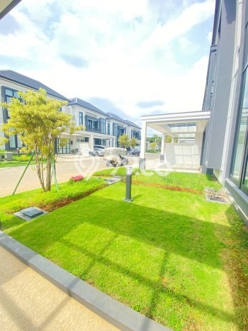Jual Rumah Luas Megah Dengan View Eksklusif di Gading Serpong, Tangerang Jual Rumah Luas Megah Dengan View Eksklusif di Gading Serpong, Tangerang