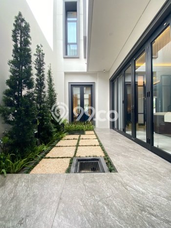 Jual Rumah Luas Megah Dengan View Eksklusif di Gading Serpong, Tangerang Jual Rumah Luas Megah Dengan View Eksklusif di Gading Serpong, Tangerang