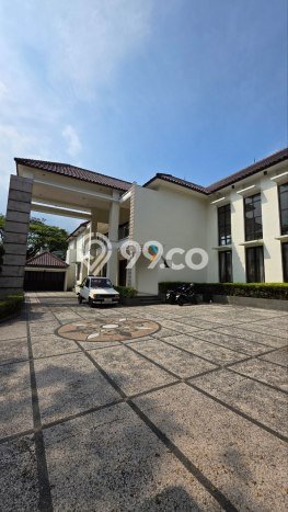 Rumah Mewah LB 1500m2 Siap Pakai Desain Elegan di Malang Kota, Malang Rumah Mewah LB 1500m2 Siap Pakai Desain Elegan di Malang Kota, Malang