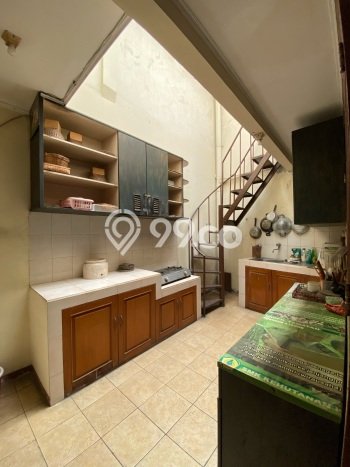 Rumah Mewah LB 344m2 Siap Pakai Desain Elegan di Bintaro, Tangerang Selatan Rumah Mewah LB 344m2 Siap Pakai Desain Elegan di Bintaro, Tangerang Selatan