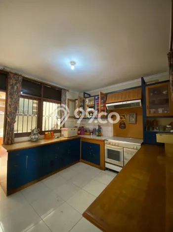 Rumah Mewah LB 344m2 Siap Pakai Desain Elegan di Bintaro, Tangerang Selatan Rumah Mewah LB 344m2 Siap Pakai Desain Elegan di Bintaro, Tangerang Selatan