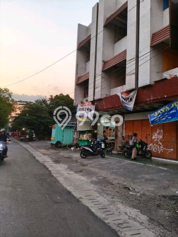 Unit Ruko Paling Strategis di Banjarsari Surakarta dengan LB 173m2 Unit Ruko Paling Strategis di Banjarsari Surakarta dengan LB 173m2