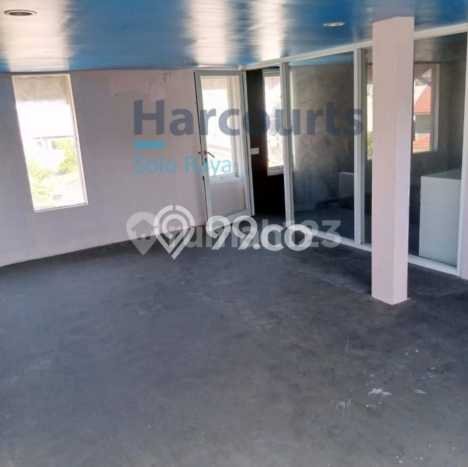 Rumah Strategis Minimalis Lb 200m2 di Slamet Riyadi, Solo Rumah Strategis Minimalis Lb 200m2 di Slamet Riyadi, Solo
