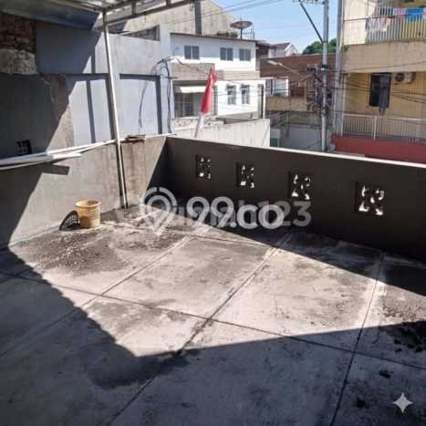 Rumah Strategis Minimalis Lb 200m2 di Slamet Riyadi, Solo Rumah Strategis Minimalis Lb 200m2 di Slamet Riyadi, Solo
