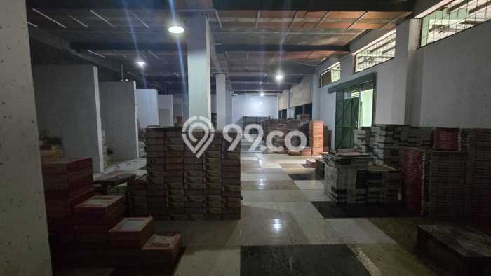 Ruko Dijual di Sragen Sragen dengan Luas Bangunan 1000m2 Ruko Dijual di Sragen Sragen dengan Luas Bangunan 1000m2