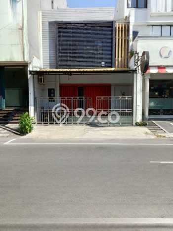 Ruko Disewa di Surakarta dengan LB 121m2 Area Komersial Ramai Ruko Disewa di Surakarta dengan LB 121m2 Area Komersial Ramai