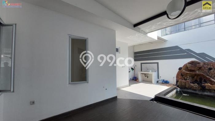 For Sale! Luxury House LT 208m2 Desain Elegan di Pondok Kopi For Sale! Luxury House LT 208m2 Desain Elegan di Pondok Kopi