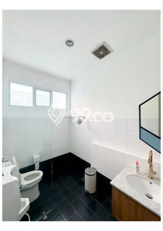 Komersial di Cilandak, Luas 400m², Kawasan Bisnis, Ramai Komersial di Cilandak, Luas 400m², Kawasan Bisnis, Ramai
