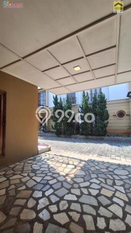 Ready to Use! Luxury House LT 167m2 Desain Modern di Kebagusan Ready to Use! Luxury House LT 167m2 Desain Modern di Kebagusan