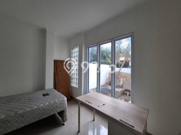 Rumah Modern 4 KT di Jaka Setia Bekasi Semi Furnished Rumah Modern 4 KT di Jaka Setia Bekasi Semi Furnished