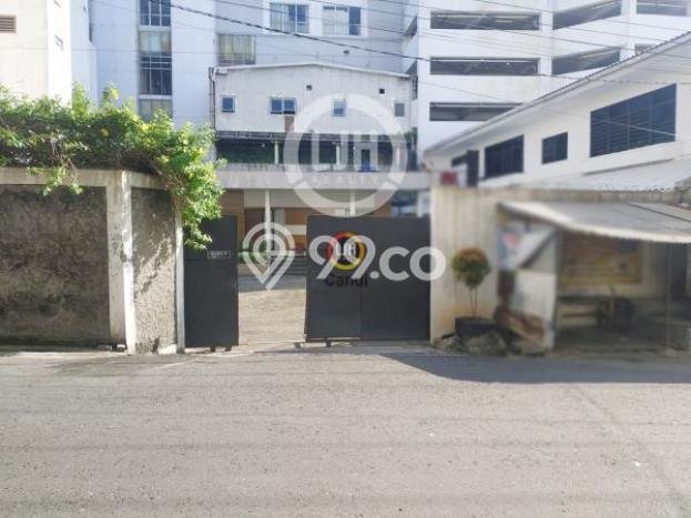 Hunian Mewah LB 400m2 Siap Pakai Desain Elegan di Lamper, Semarang Hunian Mewah LB 400m2 Siap Pakai Desain Elegan di Lamper, Semarang