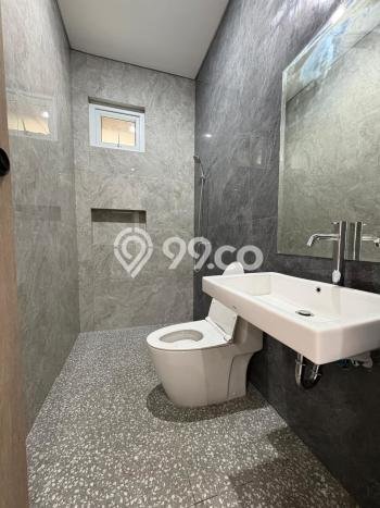 Dijual Rumah Premium dengan Fasilitas Sekitar Komplit di BSD, Tangerang Selatan Dijual Rumah Premium dengan Fasilitas Sekitar Komplit di BSD, Tangerang Selatan