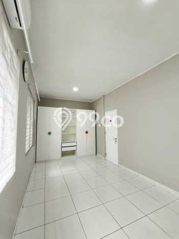 Hunian Eksklusif Siap Huni LT 128m2 di BSD, Tangerang Selatan Hunian Eksklusif Siap Huni LT 128m2 di BSD, Tangerang Selatan