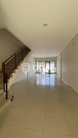 Unit Ruko Dijual di BSD Tangerang Selatan Luas Bangunan 120m2 Unit Ruko Dijual di BSD Tangerang Selatan Luas Bangunan 120m2