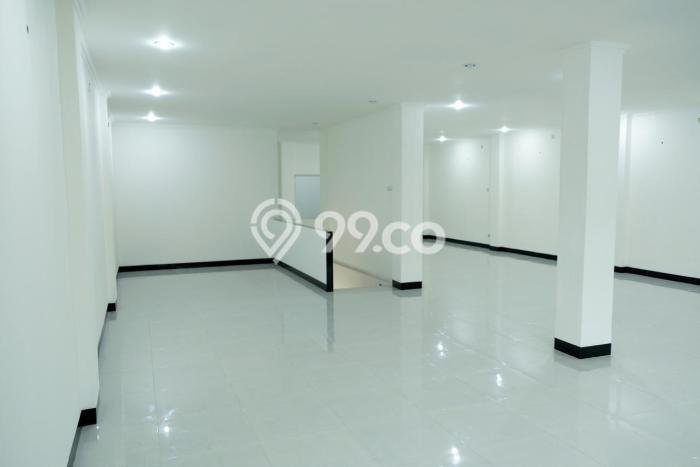 Unit Ruko Dijual di Jakarta Timur LT 224m2 & LB 448m2 Unit Ruko Dijual di Jakarta Timur LT 224m2 & LB 448m2