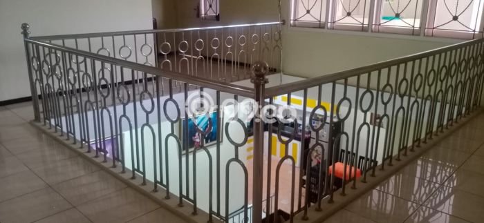 Rumah Modern di Duta Harapan, Bekasi, LT 240m² Bangunan 300m² Rumah Modern di Duta Harapan, Bekasi, LT 240m² Bangunan 300m²