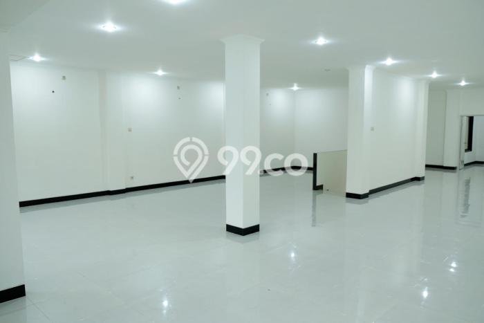 Unit Ruko Dijual di Jakarta Timur LT 224m2 & LB 448m2 Unit Ruko Dijual di Jakarta Timur LT 224m2 & LB 448m2