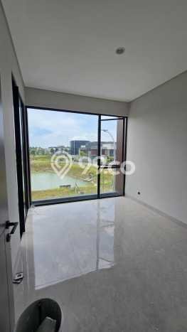 Rumah sewa siap pakai 4 KT di Citraland, Surabaya Rumah sewa siap pakai 4 KT di Citraland, Surabaya