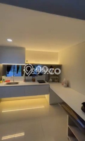 Rumah sewa siap pakai 3 KT di Citraland, Surabaya Rumah sewa siap pakai 3 KT di Citraland, Surabaya