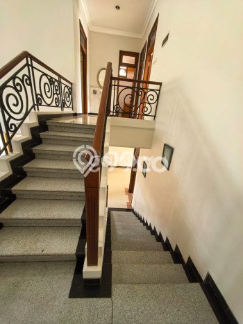 Hunian Mewah Siap Huni LT 312m2 di Wiyung, Surabaya Hunian Mewah Siap Huni LT 312m2 di Wiyung, Surabaya